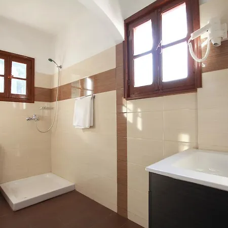 Traditional Alexandra بيت ضيافة